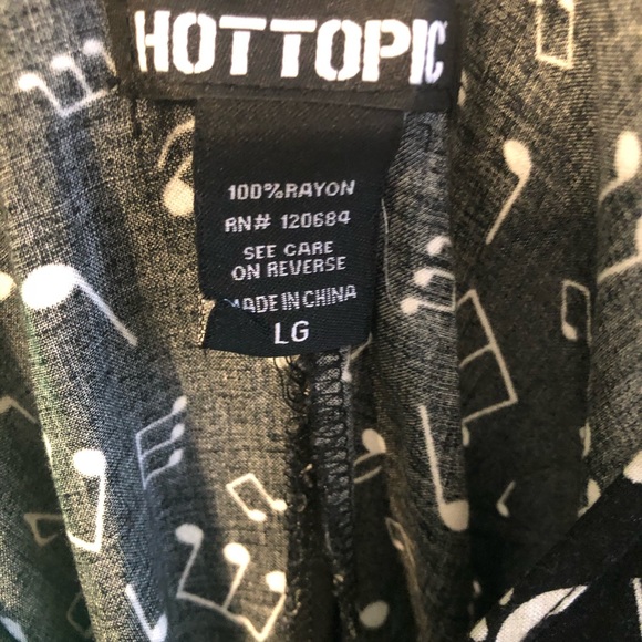 Hot Topic music notes monogram - Picture 4 of 7